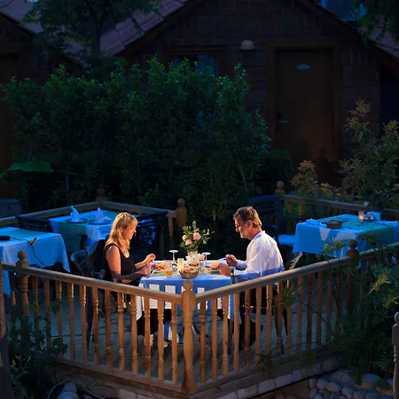 Garden Semesteranläggning (resort) Side