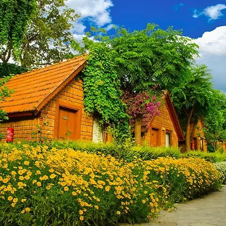 Garden אתר נופש 4*