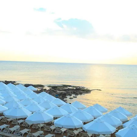 Garden אתר נופש 4*