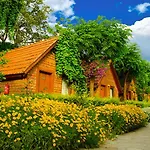 Garden Resort 4*